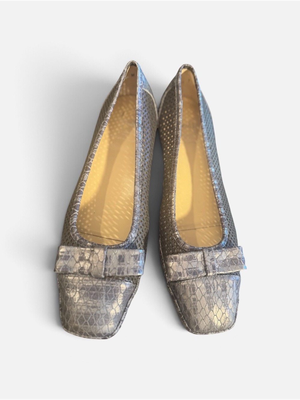 Amalfi Grey Pewter Snakeprint Tailored Vamp Toe Low Heels NWOT